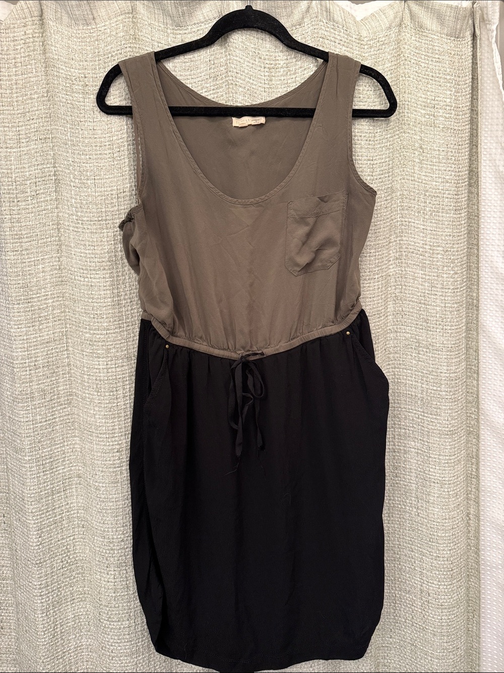 Sleeveless Two-Tone Drawstring Midi Dress - Olive Top & Black Skirt